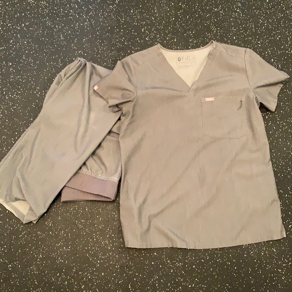 Gray figs- Livingston pants and Catarina top small